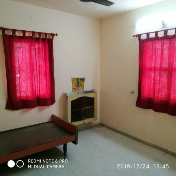 Semi-Furnished 2 BHK Apartment for Rent in Shrinad Nagar 3 – Affordable & Convenient!-1