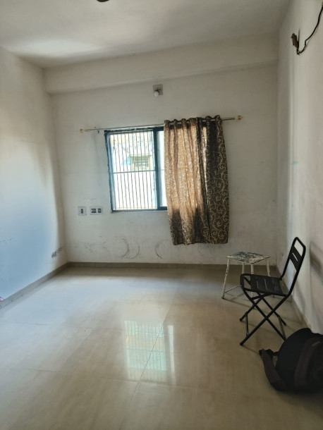 2 BHK Flat for Rent in Ashirvad Complex – Prime Location Near Sola Overbridge!-7