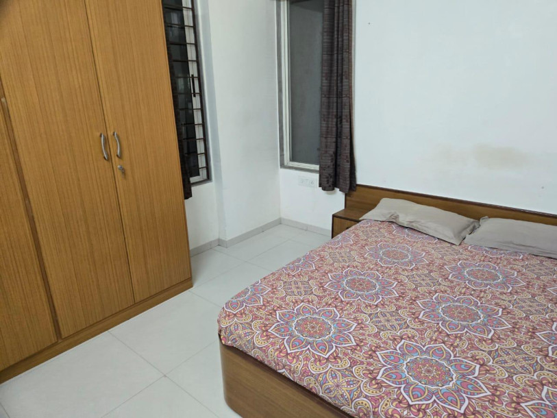 Spacious 3 BHK Furnished Flat for Rent in Satyamev Vista – Prime Location!-4