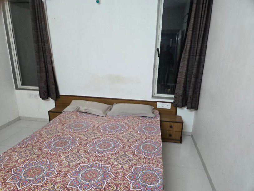 Spacious 3 BHK Furnished Flat for Rent in Satyamev Vista – Prime Location!-7