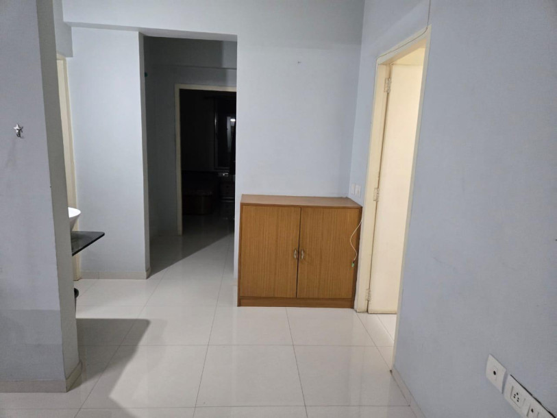 Spacious 3 BHK Furnished Flat for Rent in Satyamev Vista – Prime Location!-11