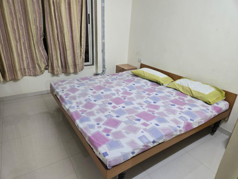 Spacious 3 BHK Furnished Flat for Rent in Satyamev Vista – Prime Location!-13