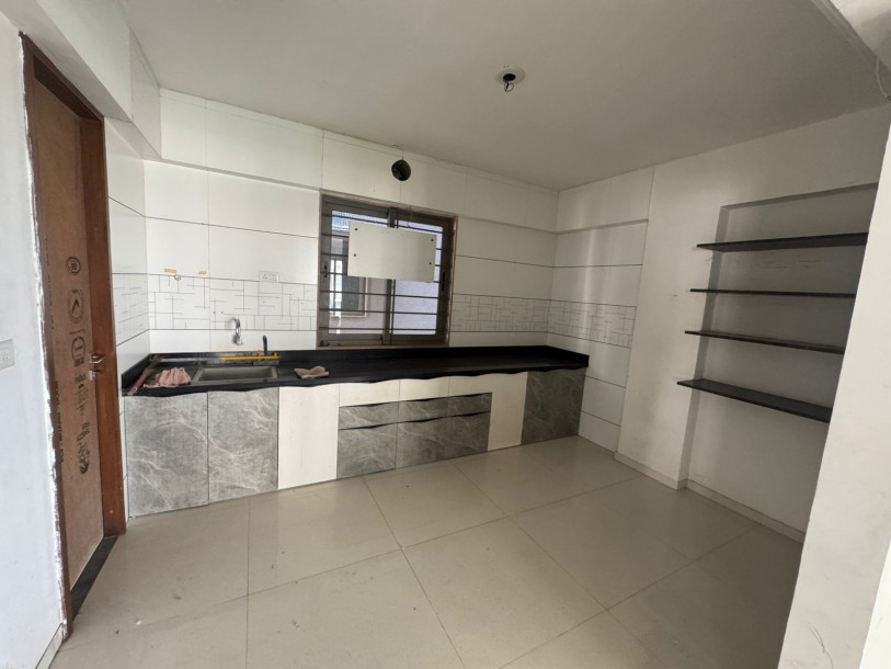 Spacious 3 BHK Flat for Rent in Arise Floris, Gota – Ideal for Families!-8