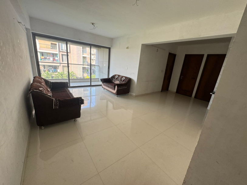 Spacious 3 BHK Flat for Rent in Arise Floris, Gota – Ideal for Families!-6