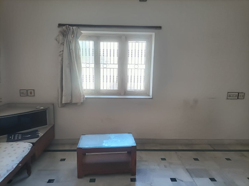 Semi-Furnished 2 BHK Tenament for Rent Near D-Mart, Satellite – Bachelor Friendly!-6