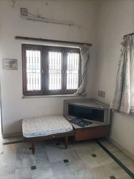 Semi-Furnished 2 BHK Tenament for Rent Near D-Mart, Satellite – Bachelor Friendly!-8