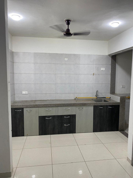 Semi-Furnished 2 BHK Flat for Rent in Orchid Blue, Shela – Ready to Move!-2